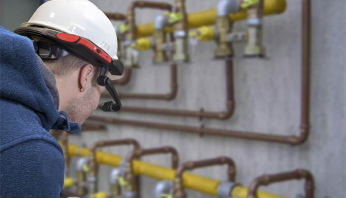 Italgas' Field Service Engineers Go Hands Free with RealWear & OverIT