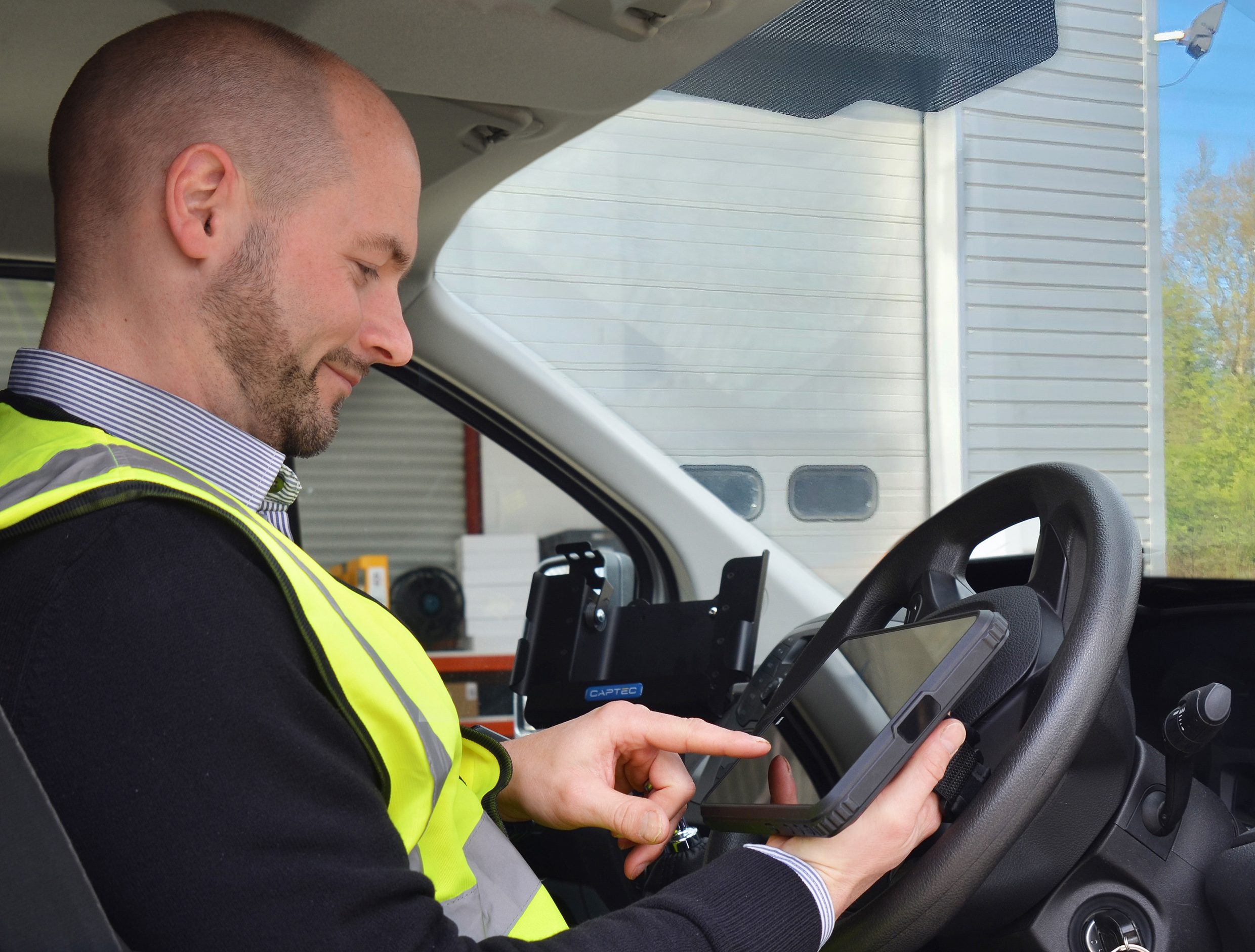 Captec Launch New In-Vehicle Tablet and Dock Solution 